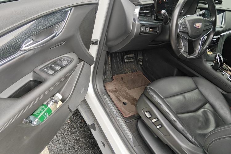 Used Cadillac XT5 2020 28T Luxury Version Driver Seat