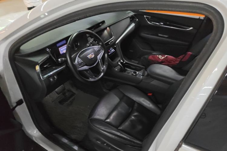 Used Cadillac XT5 2020 28T Luxury Version Driver Seat