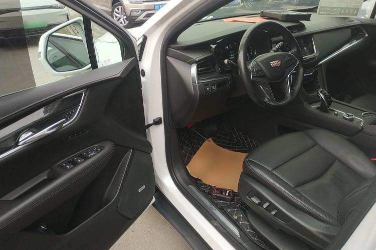 Used Cadillac XT5 2020 28T Luxury Version Driver Seat