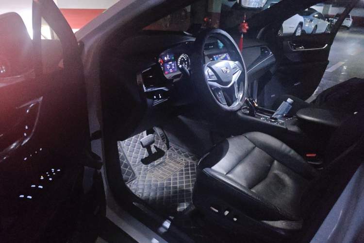 Used Cadillac XT5 2020 28T Luxury Version Driver Seat