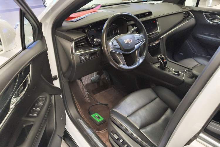 Used Cadillac XT5 2020 28T Luxury Version Driver Seat