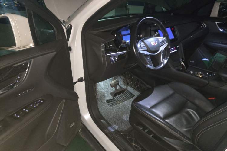 Used Cadillac XT5 2020 28T Luxury Version Driver Seat