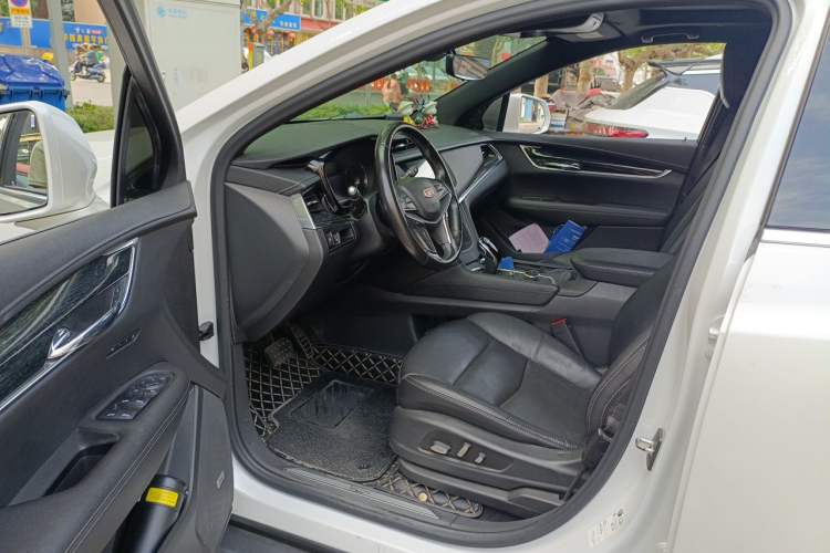 Used Cadillac XT5 2020 Revised Version 28T Luxury Edition Driver Seat