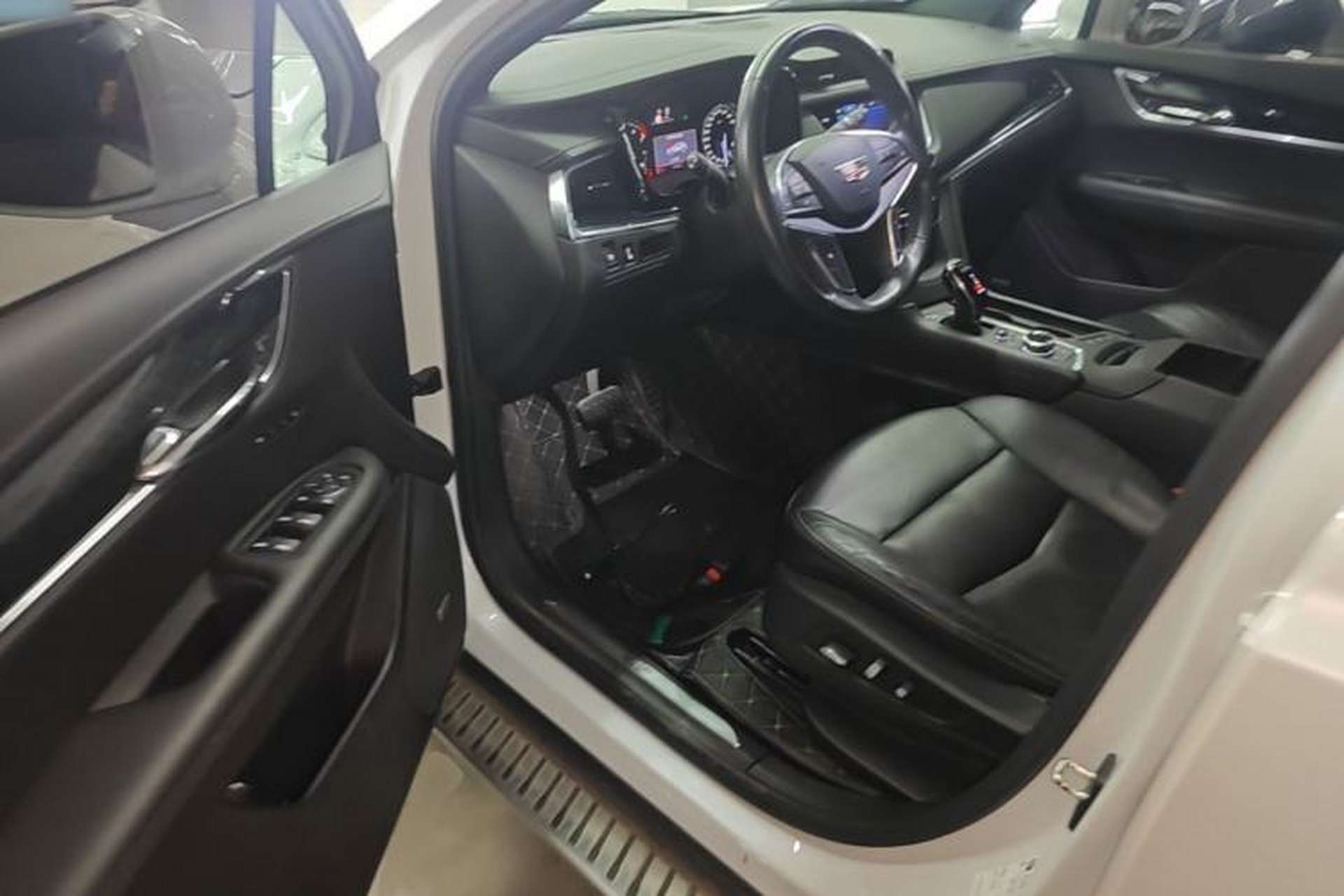 Used Cadillac XT5 2020 28T Luxury Version Driver Seat