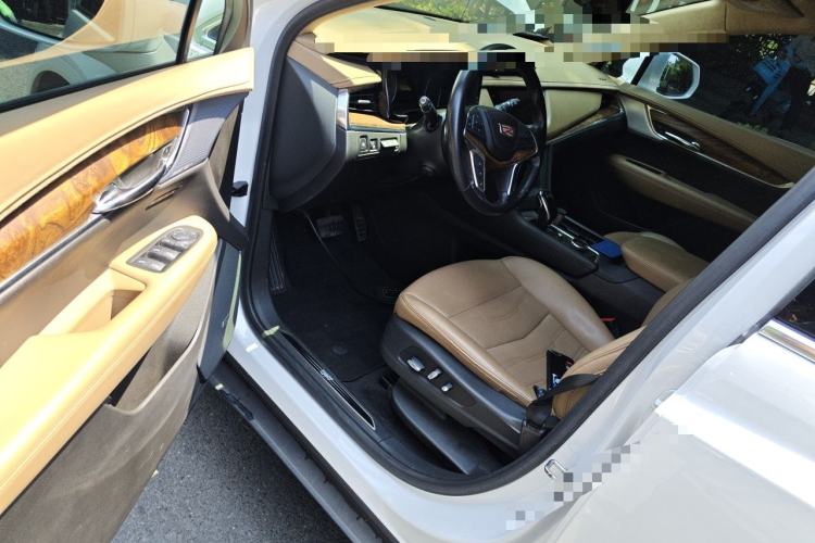 Used Cadillac XT5 2020 28T 4x4 Platinum Sport Edition Driver Seat