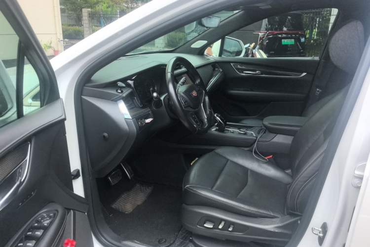Used Cadillac XT5 2020 28T Luxury Version Driver Seat