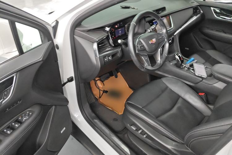 Used Cadillac XT5 2020 28T Luxury Version Driver Seat