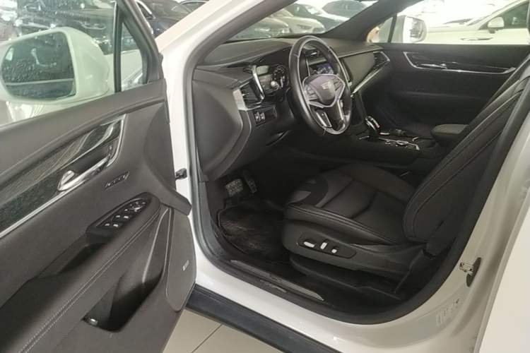 Used Cadillac XT5 2020 Revised Version 28T Luxury Edition Driver Seat