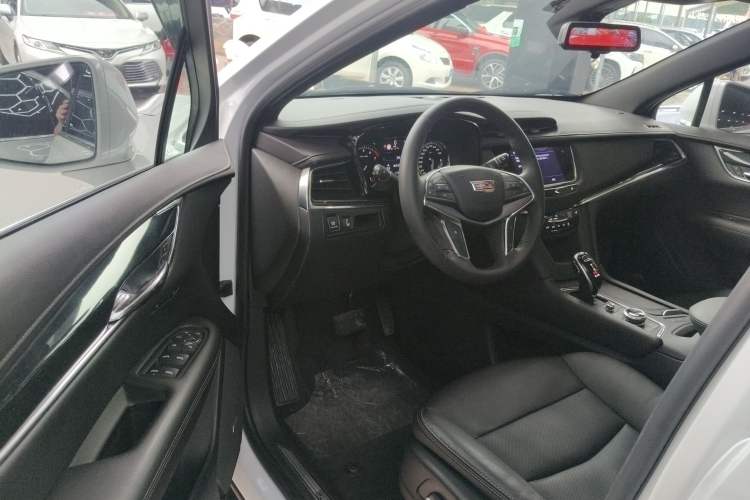 Used Cadillac XT5 2020 28T Luxury Version Driver Seat