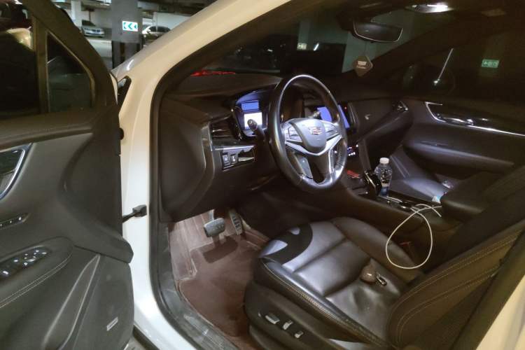 Used Cadillac XT5 2020 28T Luxury Version Driver Seat
