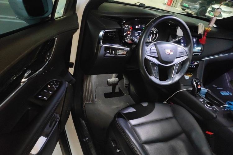 Used Cadillac XT5 2020 28T Luxury Version Driver Seat
