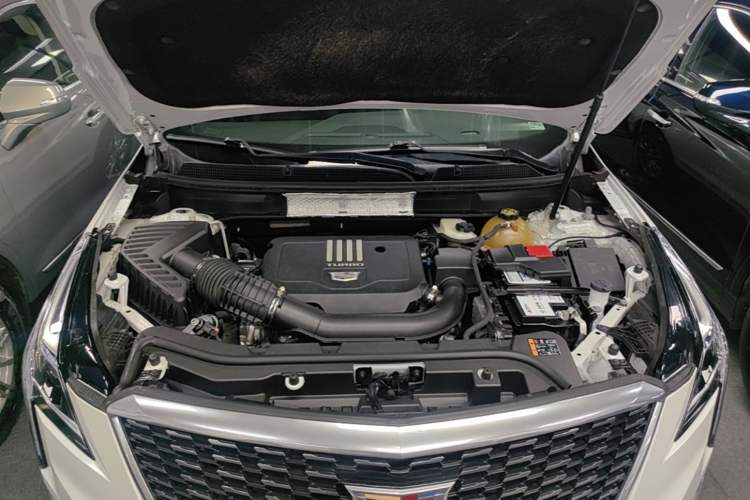 Used Cadillac XT5 2020 Revised Version 28T Luxury Edition Engine Bay