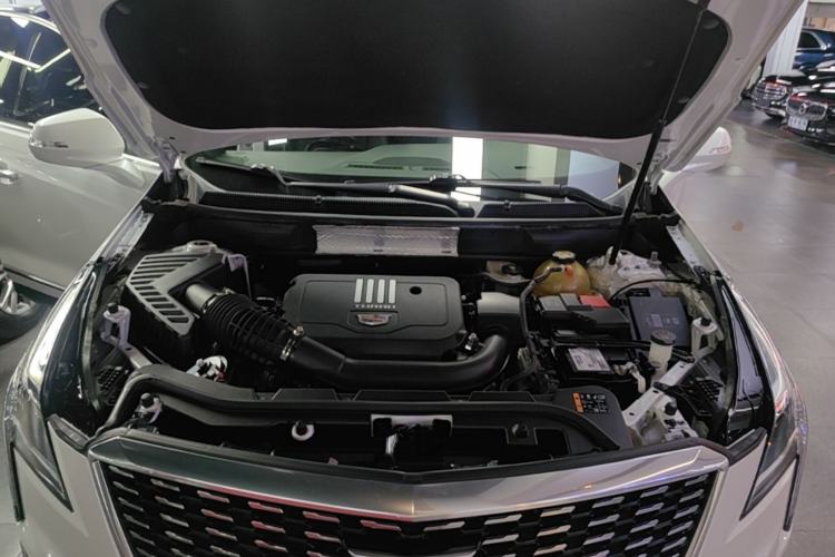Used Cadillac XT5 2020 Revised Version 28T Luxury Edition Engine Bay