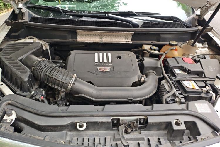 Used Cadillac XT5 2020 28T Luxury Version Engine Bay