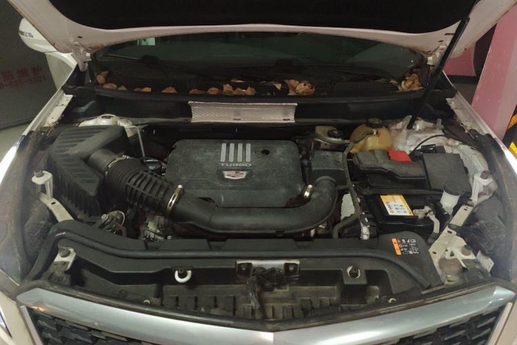 Used Cadillac XT5 2020 28T Luxury Version Engine Bay