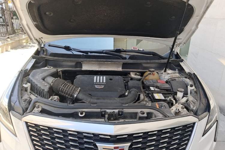 Used Cadillac XT5 2020 28T Luxury Version Engine Bay