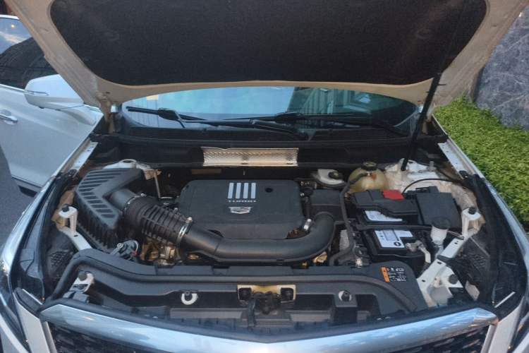 Used Cadillac XT5 2020 Revised Version 28T Luxury Edition Engine Bay