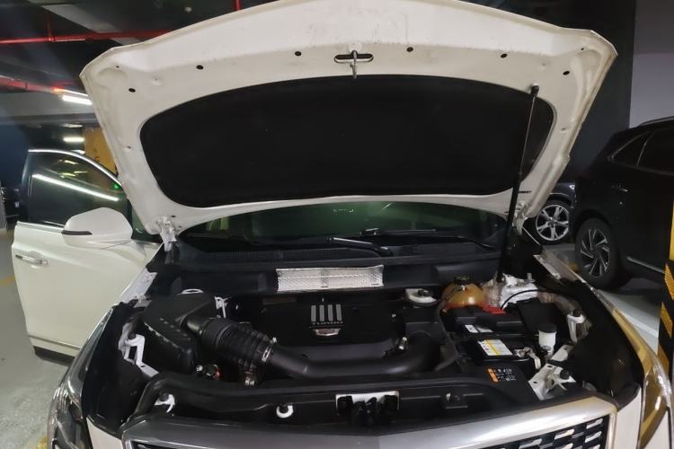 Used Cadillac XT5 2020 28T Luxury Version Engine Bay
