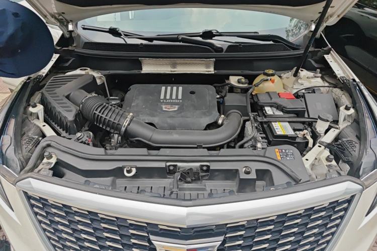 Used Cadillac XT5 2020 28T Luxury Version Engine Bay