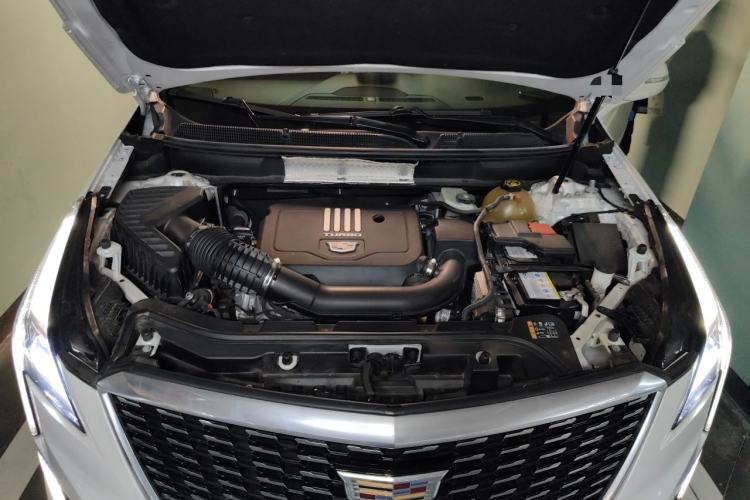 Used Cadillac XT5 2020 28T Luxury Version Engine Bay
