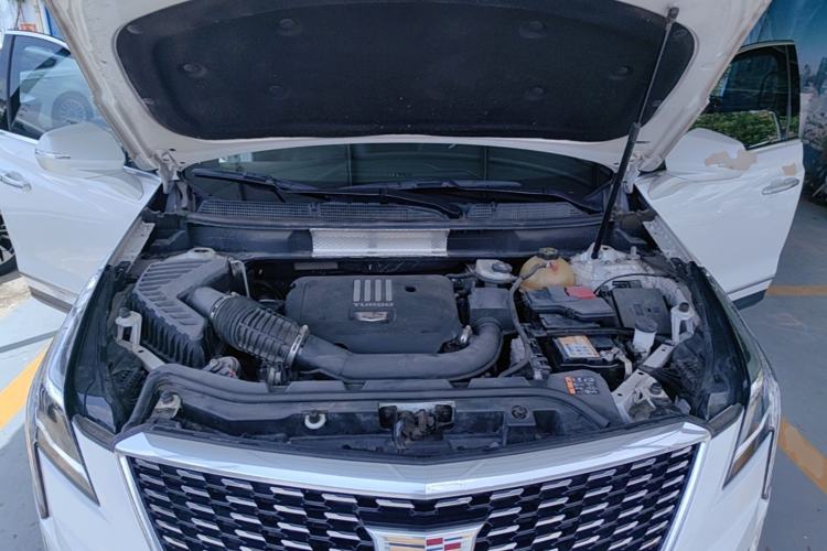 Used Cadillac XT5 2020 Revised Version 28T Luxury Edition Engine Bay
