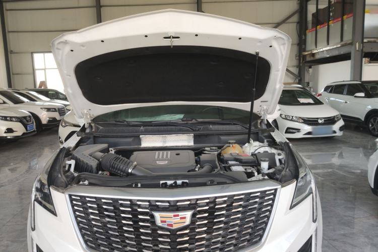 Used Cadillac XT5 2020 28T Luxury Version Engine Bay