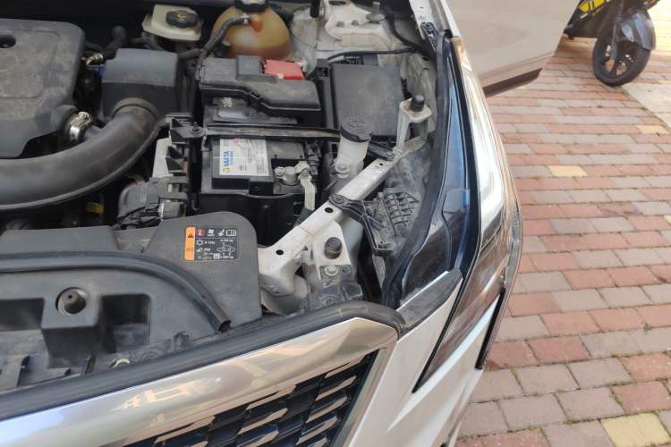 Used Cadillac XT5 2020 28T Four-Wheel Drive Luxury Version Engine Bay Left