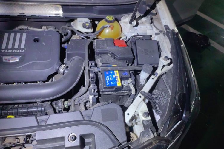 Used Cadillac XT5 2020 28T Luxury Version Engine Bay Left