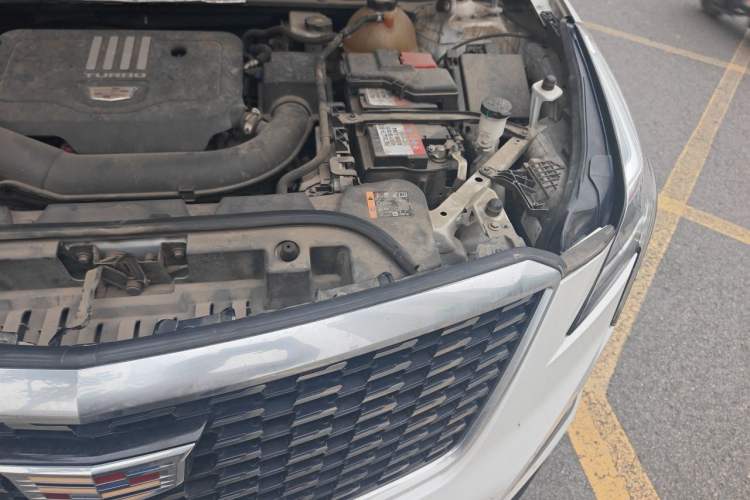 Used Cadillac XT5 2020 28T Luxury Version Engine Bay Left