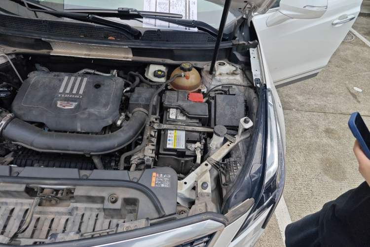 Used Cadillac XT5 2020 Revised Version 28T Tech Edition Engine Bay Left
