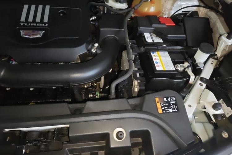 Used Cadillac XT5 2020 28T Luxury Version Engine Bay Left