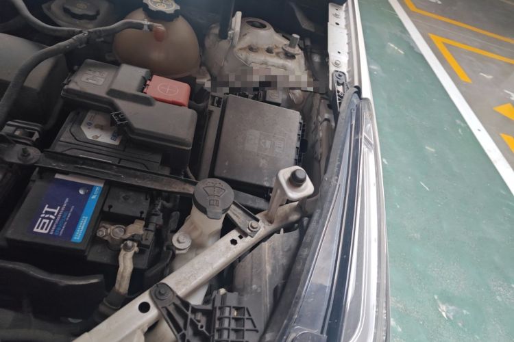 Used Cadillac XT5 2020 28T Luxury Version Engine Bay Left