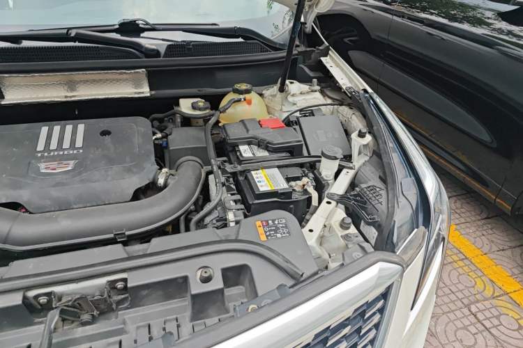 Used Cadillac XT5 2020 28T Luxury Version Engine Bay Left