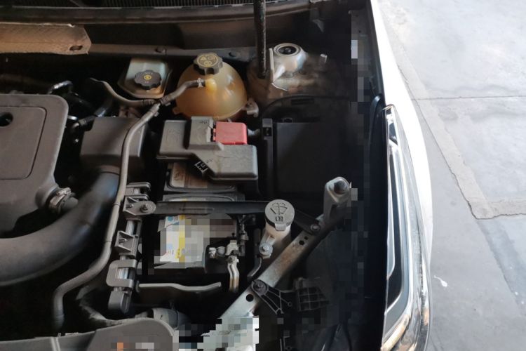 Used Cadillac XT5 2020 28T Luxury Version Engine Bay Left