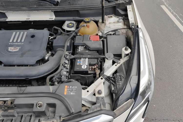 Used Cadillac XT5 2020 Revised Version 28T Luxury Edition Engine Bay Left