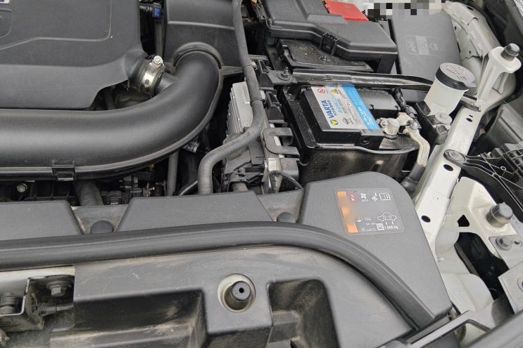 Used Cadillac XT5 2020 28T Luxury Version Engine Bay Left