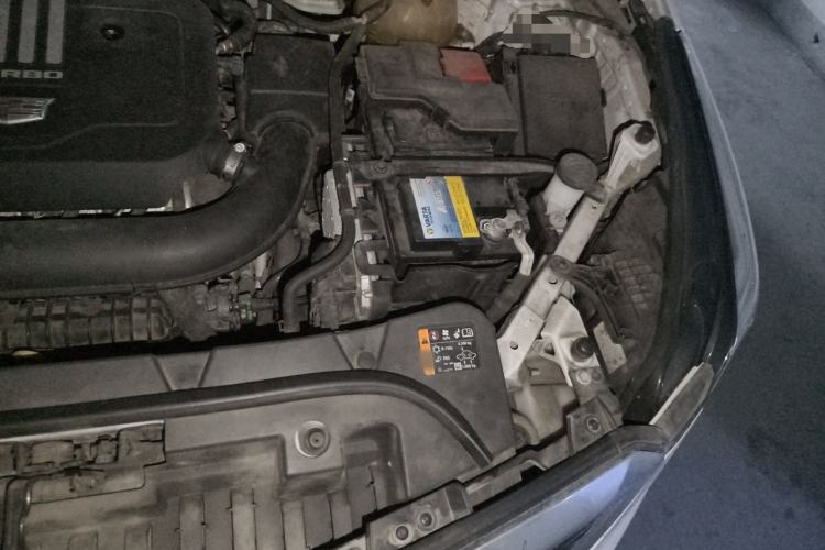 Used Cadillac XT5 2020 28T Luxury Version Engine Bay Left