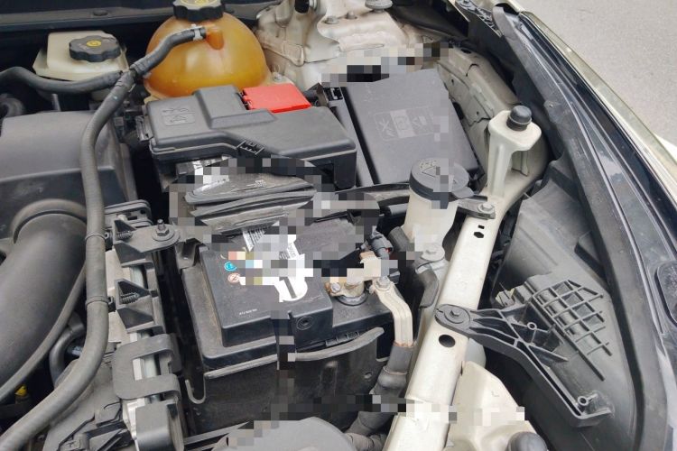Used Cadillac XT5 2020 Revised Version 28T Luxury Edition Engine Bay Left