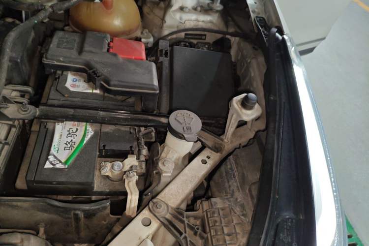 Used Cadillac XT5 2020 28T Luxury Version Engine Bay Left