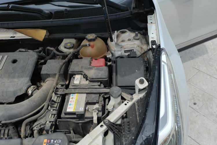 Used Cadillac XT5 2020 Revised Version 28T Luxury Edition Engine Bay Left