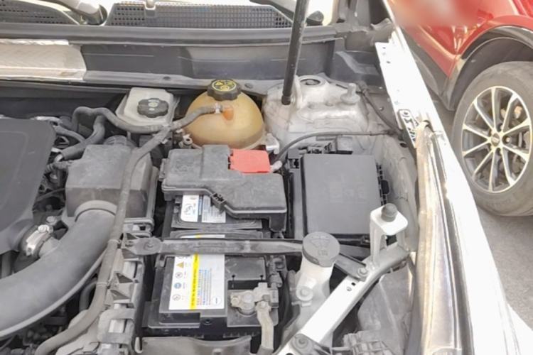Used Cadillac XT5 2020 28T 4x4 Platinum Sport Edition Engine Bay Left