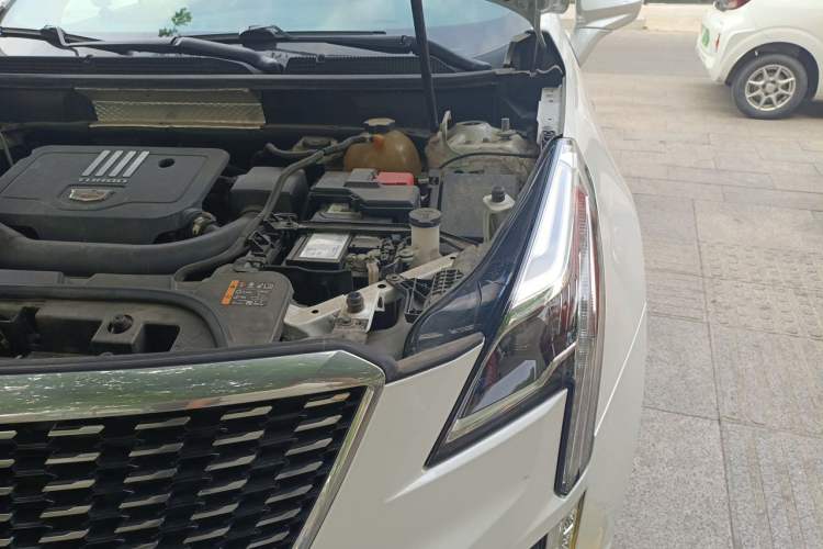 Used Cadillac XT5 2020 Revised Version 28T Luxury Edition Engine Bay Left