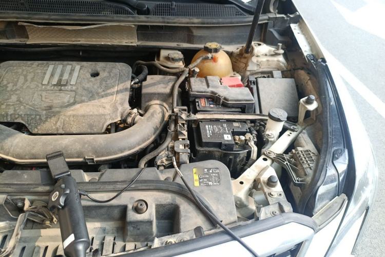 Used Cadillac XT5 2020 28T Four-Wheel Drive Tech Version Engine Bay Left