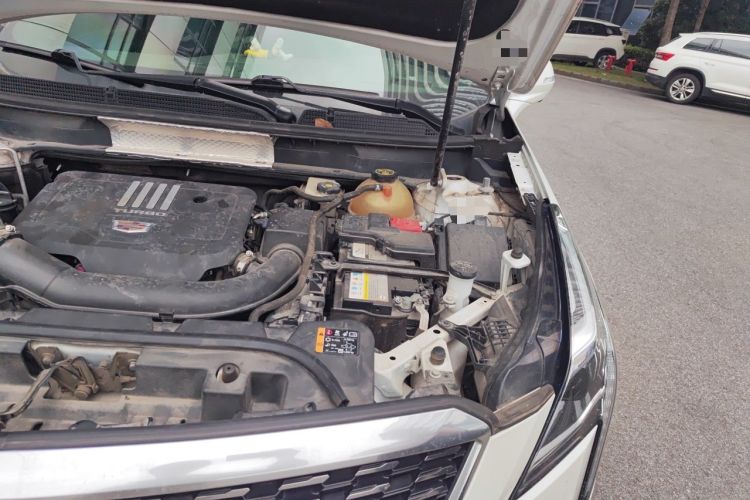Used Cadillac XT5 2020 28T Tech Edition Engine Bay Left