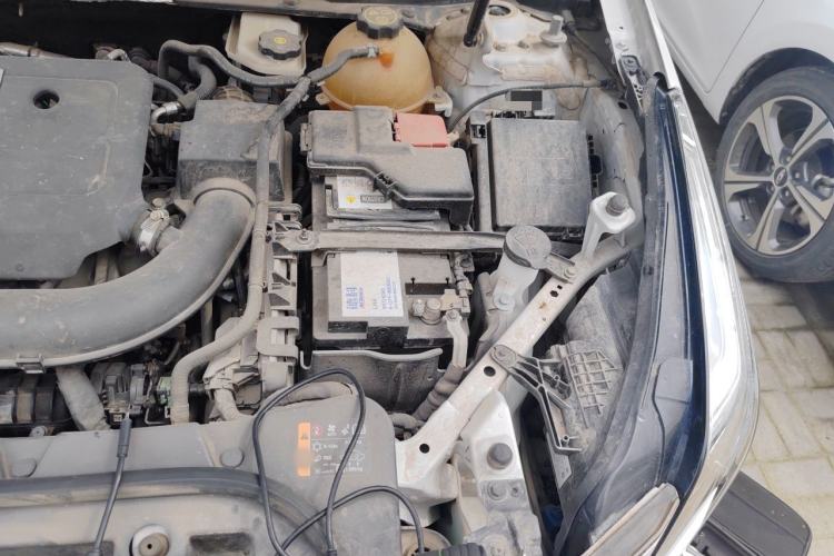 Used Cadillac XT5 2020 Revised Version 28T Luxury Edition Engine Bay Left
