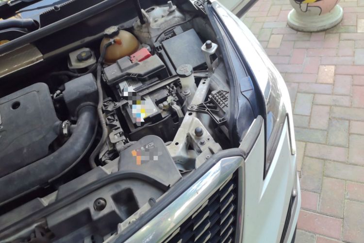 Used Cadillac XT5 2020 Revised Version 28T Luxury Edition Engine Bay Left