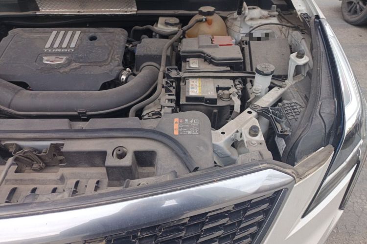 Used Cadillac XT5 2020 28T Luxury Version Engine Bay Left