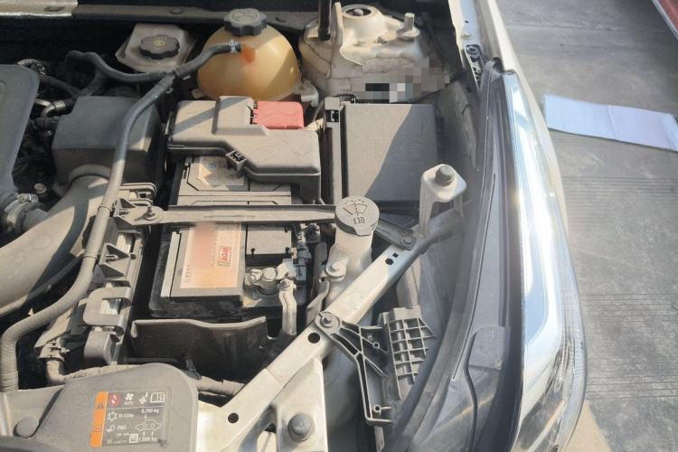 Used Cadillac XT5 2020 Revised Version 28T Luxury Edition Engine Bay Left