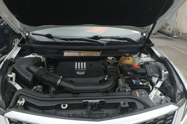 Used Cadillac XT5 2020 28T Luxury Version Engine Bay