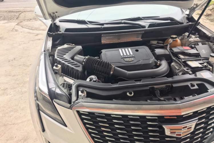 Used Cadillac XT5 2020 28T Luxury Version Engine Bay Right